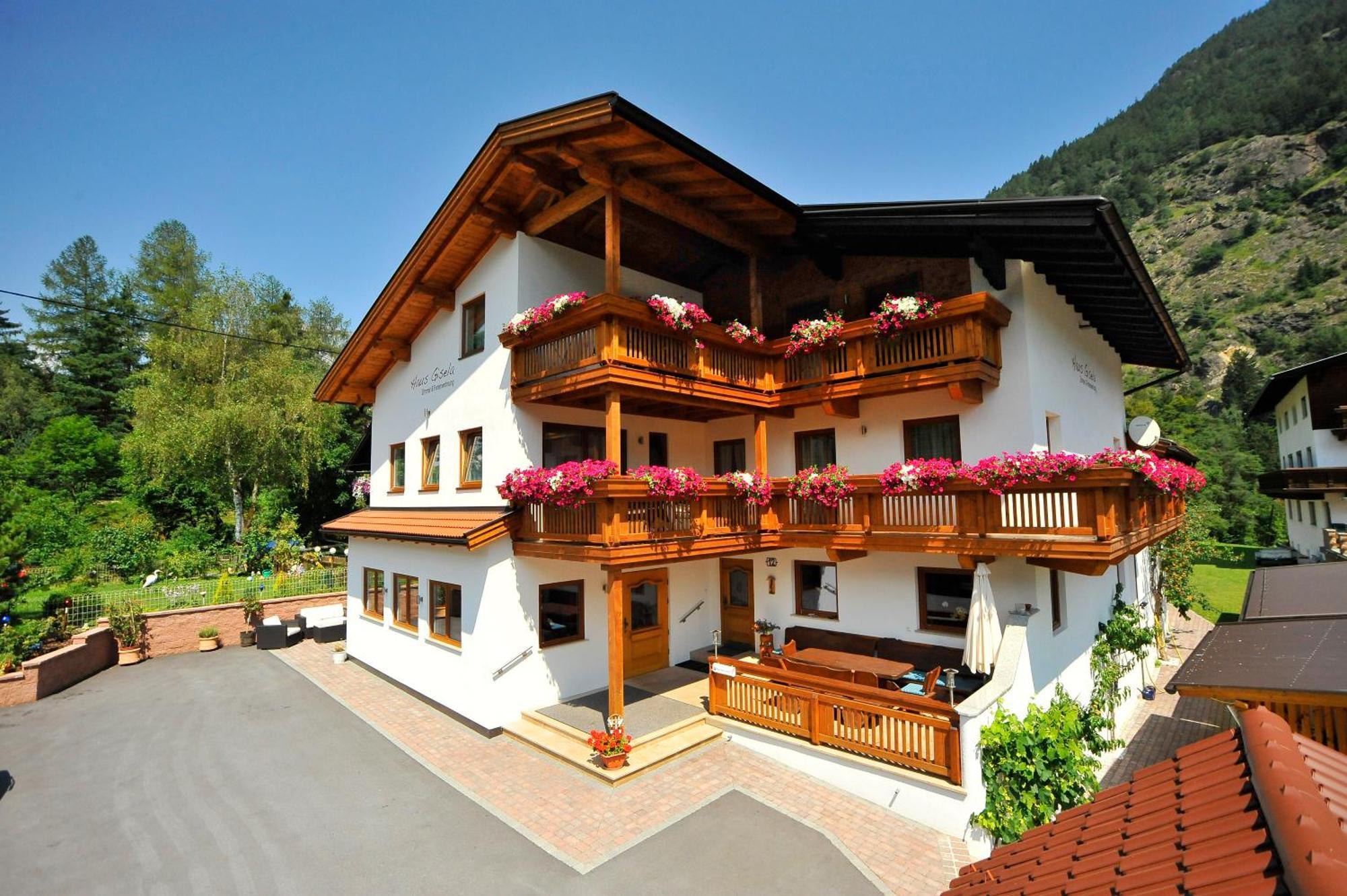 Haus Gisela Hotel Oetz Luaran gambar