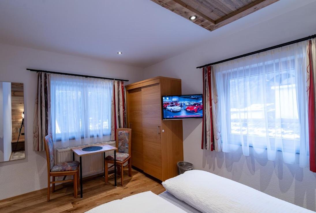 Haus Gisela Hotel Oetz Luaran gambar