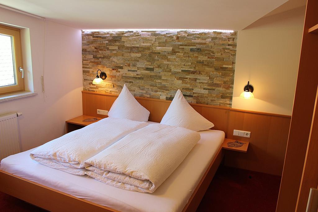 Haus Gisela Hotel Oetz Luaran gambar