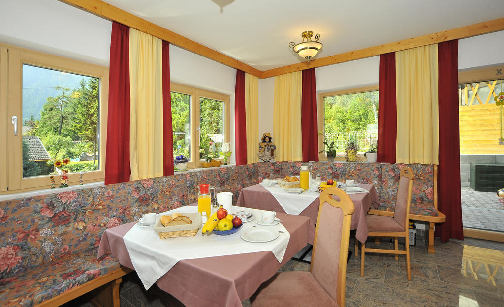 Haus Gisela Hotel Oetz Luaran gambar